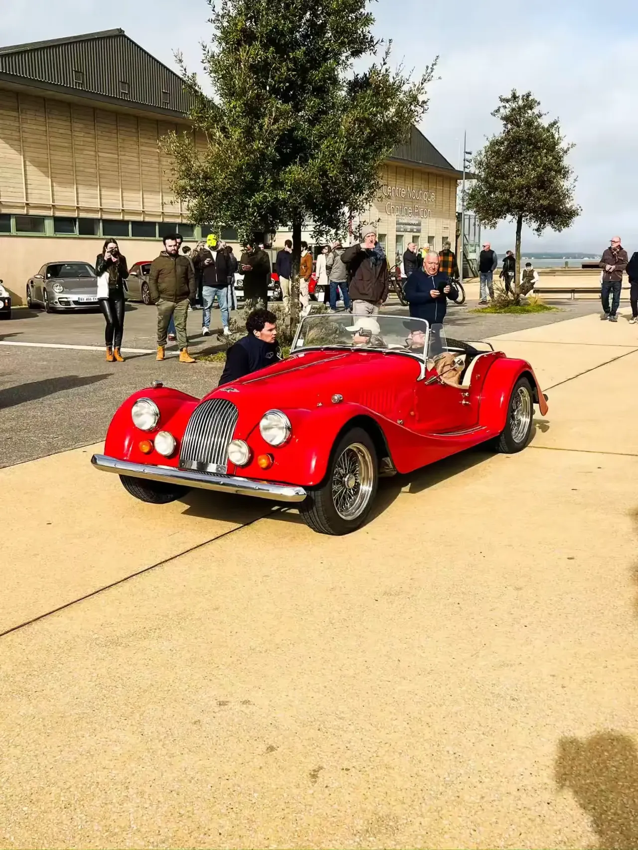 Morgan rouge exposée au Paddock Ronçois